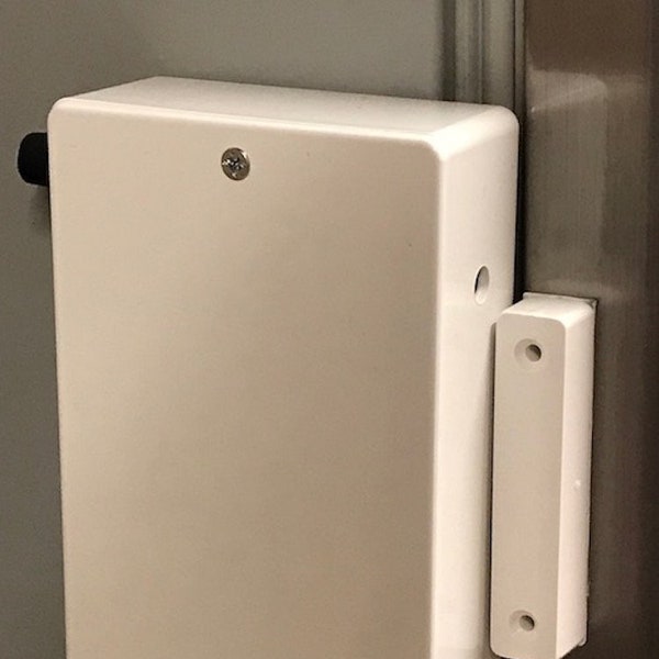 White fridge freezer door alarm with adjustable time-delay