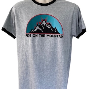 Camiseta inspirada en Grateful Dead "Fuego en la montaña" imagen 1