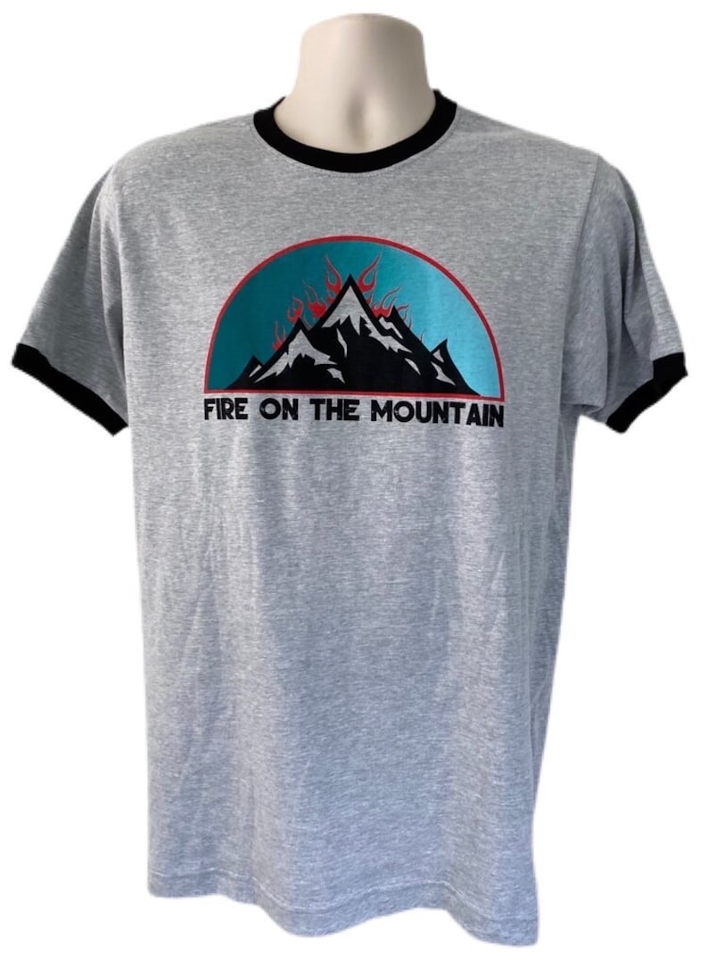 Camiseta inspirada en Grateful Dead "Fuego en la montaña" imagen 1