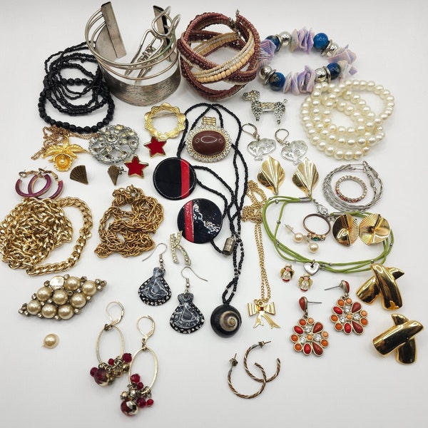 Vintage 1980's-1990's Costume Jewelry Lot for Wear, Repair and Repurpose/jewelry/vintage jewelry/necklace/earrings/bracelet/plastic/crafts