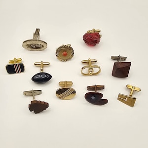 Vintage Miscellaneous Single Cufflink Lot/vintage/men's accessories/men's jewelry/cufflinks/goldtone/silvertone/vintage cufflinks