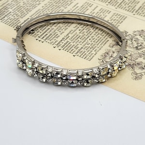 For Repair-Beautiful Vintage Silvertone Rhinestone Hinged Bangle Bracelet/bracelet/silvertone/jewelry/vintage/rhinestones/silver/bangle