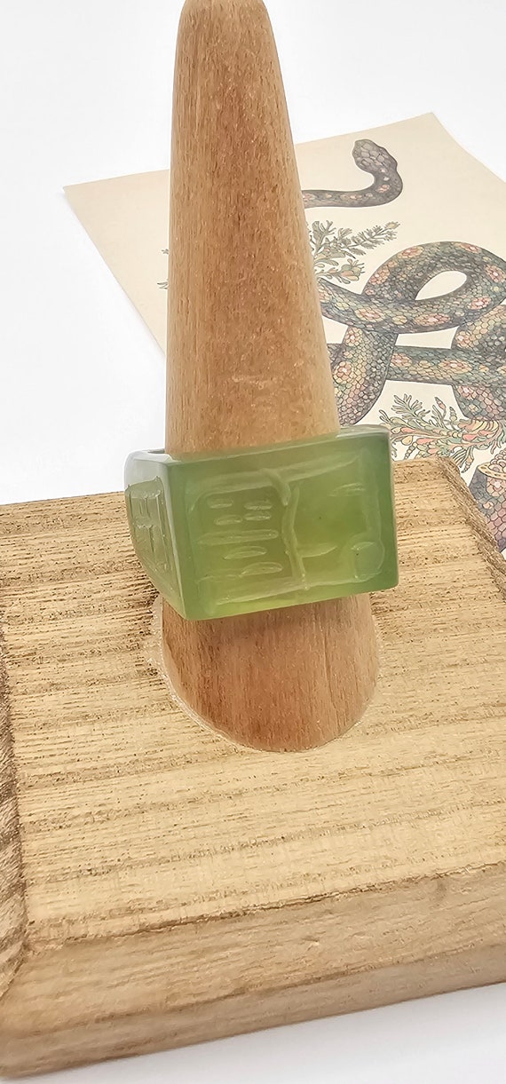 Gorgeous Vintage Men's Carved Green Jade Ring/vint