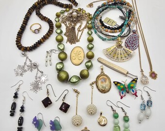 Lot of Mostly Wearable Vintage Costume Jewelry/vintage jewelry/necklace/earrings/brooch/bracelet/jewelry/vintage/mid century/jewelry lot