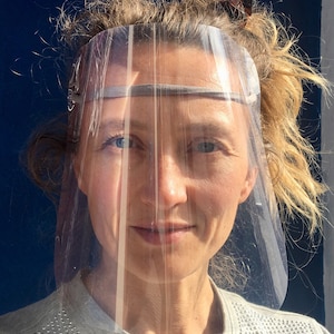Minimalistic face shield