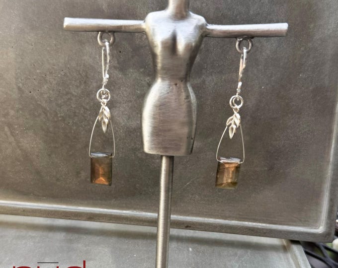 Sterling Silver leaves & Labradorite Artisan Earrings, silversmith, dangle earrings, rectangle faceted shimmer earrings with leaves trapeze