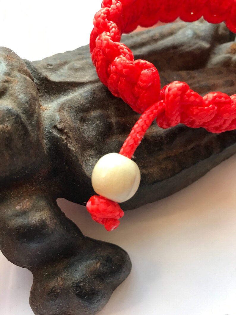 Woven bracelet Womans woven bracelet Womens paracord bracelet Red Paracord Bracelet Woven Paracord Bracelet in red for women