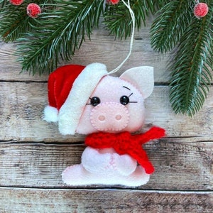 Christmas pig ornament, felt ornaments, felt animals, felt pig toy, decor for tree, custom baby ornament, felt baby toys, felt toy pattern