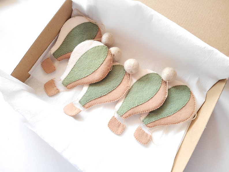 Newborn Baby Gift, Hot Air Balloon, Nursery Wall Decor, Felt Garland