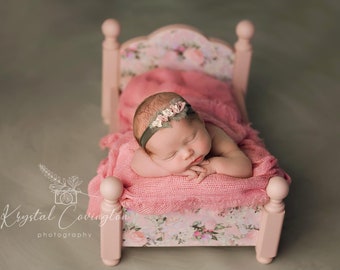 Floral Newborn Bed Prop - The Floral Emerie