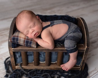 Spindle Box Bed - "The Greggy"
