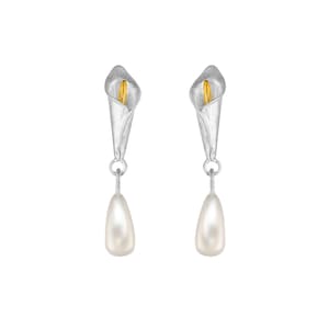 White Calla Lily Earring with Drop Pearl, Silver Jewellery, Tiny Wedding Jewellery, Gift for Her, Gift for Mother