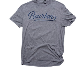 Bourbon Script-skjorta - Bourbonälskare - Whiskypresenter - Bourbonsamlare - Make-skjortor - Presentidéer - Rolig skjorta - Whiskyskjortor