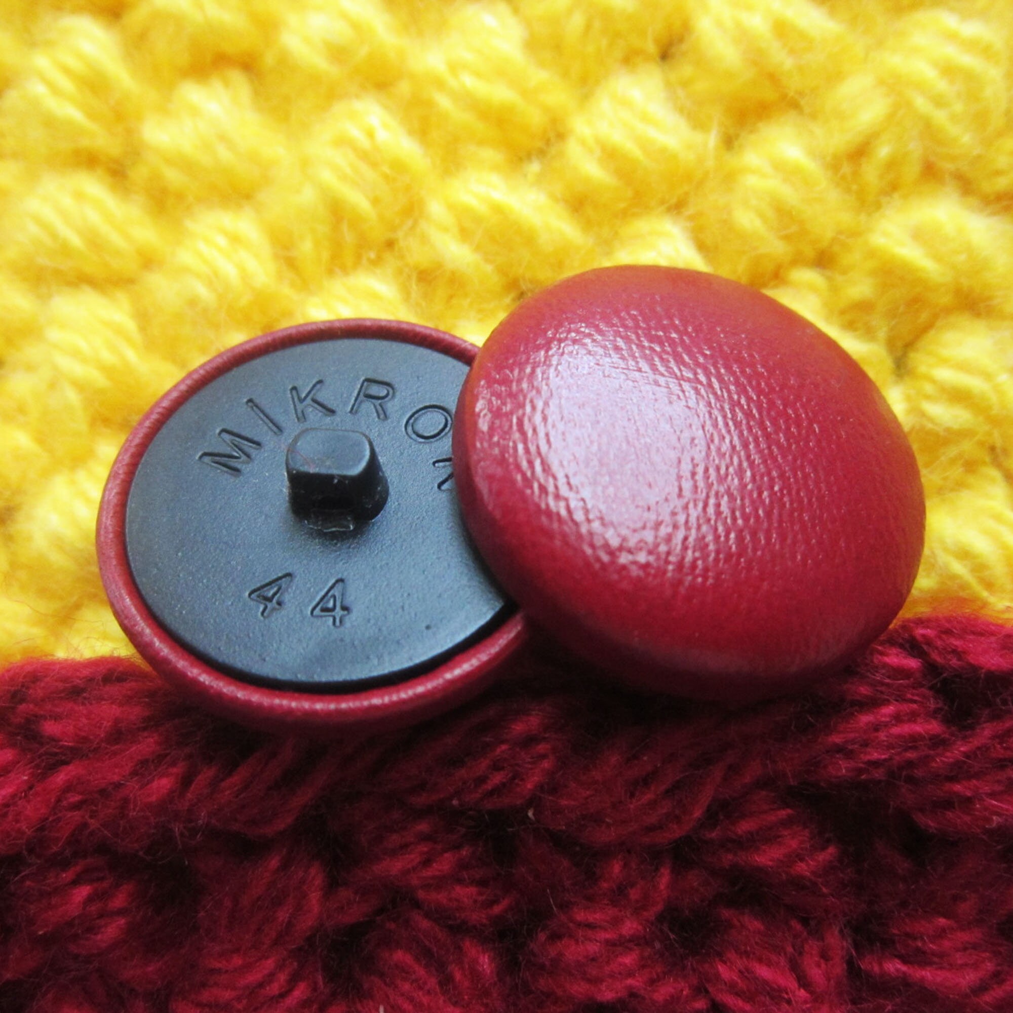 Lot of 2 buttons Genuine leather covered buttons Red 28mm Etsy