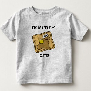 niños / niño Camiseta de dibujos animados / melocotón, gofre, pie grande, perro, mamá, papá, unicornio