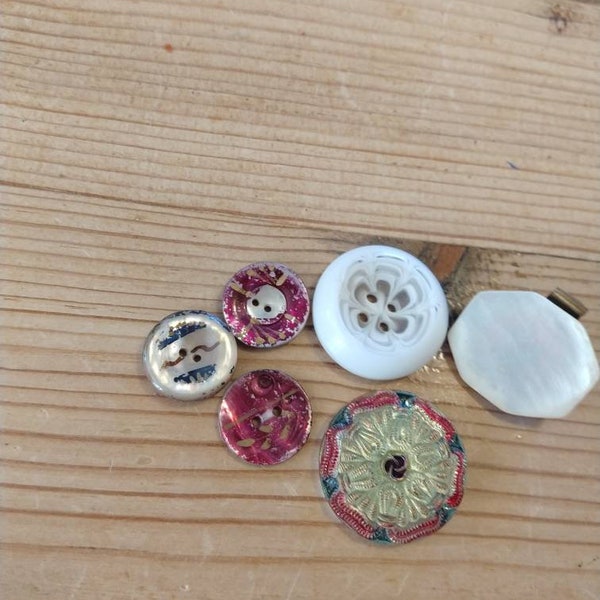 Unusual Lot of vintage buttons. MOP Belt buckle. Victorian button. mother of pearl hand painted buttons. Rare. collectable. Embellishments.