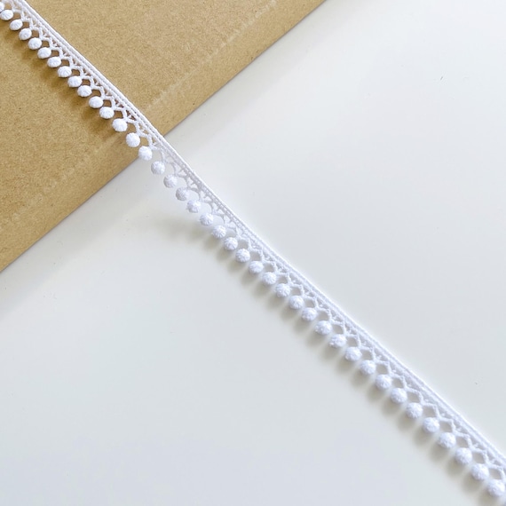 Off White Zigzag Pom Pom Fashion Trim, 1/2" Width (LT45)