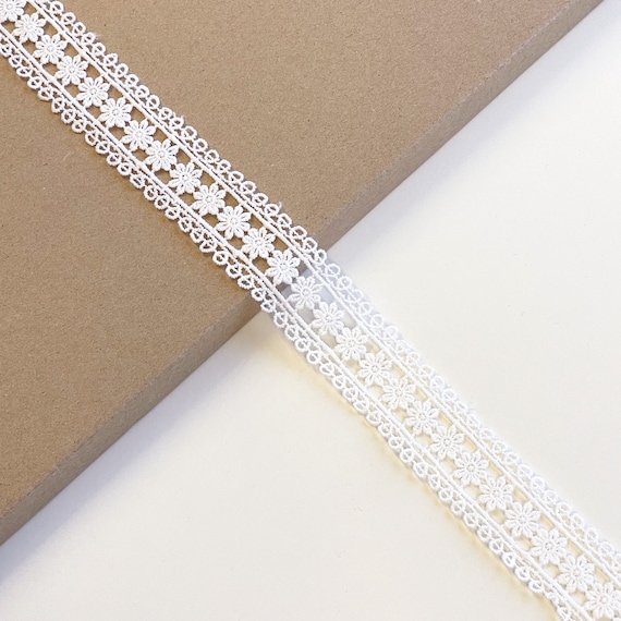 Off White floral cotton lace trim 1 1/4" - Selling per yard (LT5)