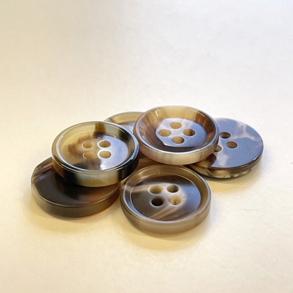 Brown imitation horn buttons 18 ligne 4 holes (BUTTON1 ) : Selling per piece