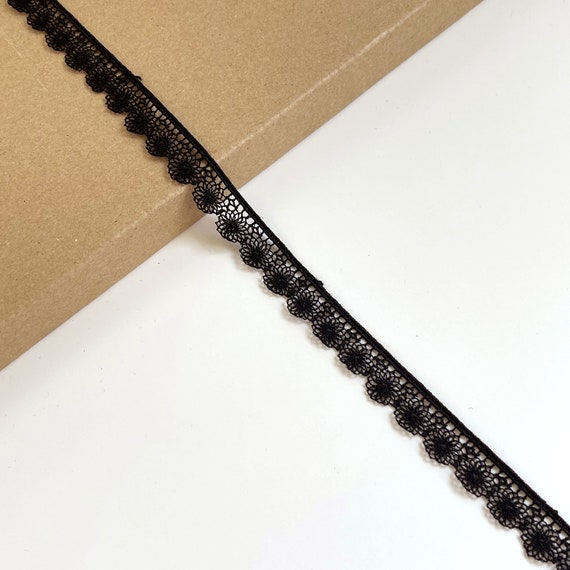 Black Edge Lace Trim, 5/8" Width, Flower Patterns - Selling per (1) Yard and (2) 3yds/Pack (LT39)