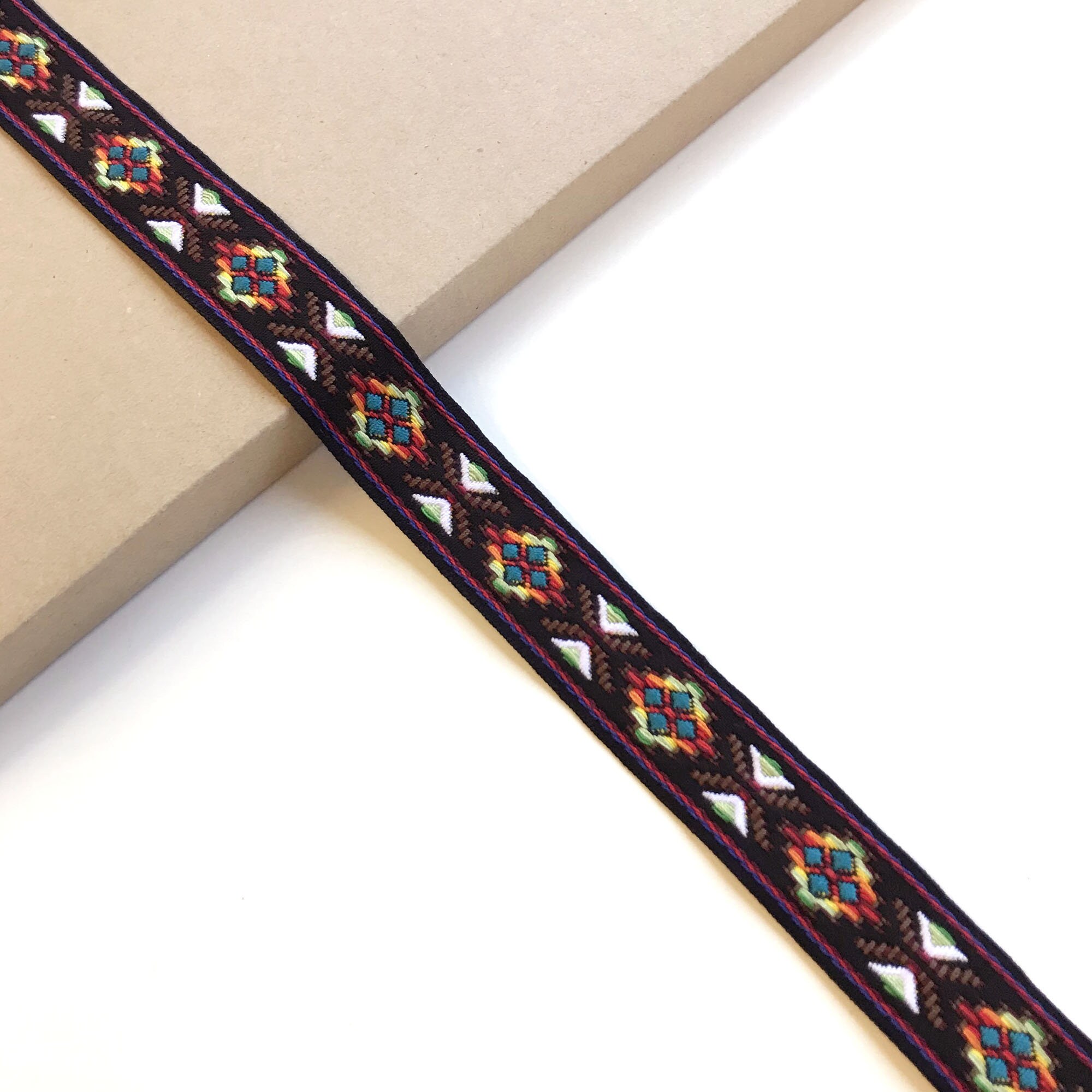 Jacquard 1 fashion tape trim, Tribal, Soft touch(FT6)