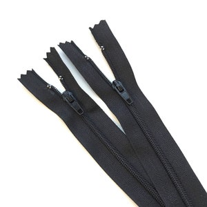 Black Nylon Coil Zipper(6". 6.5") with DA5 puller (ZIPPER2)