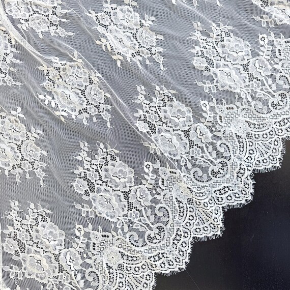 Off White Scallop Floral Eyelash Lace Fabric – 58 1/2 " Width x 3 Yards Per Piece (RM-LT2)