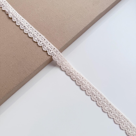 Natural Beige Cotton Edge Lace Trim, 5/8" Width, Flower Shape (LT2-2) - Sold by Yard