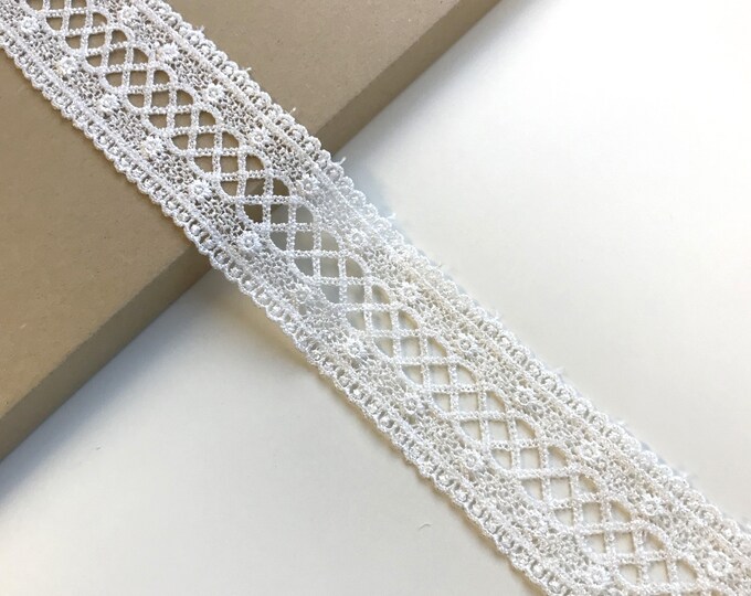 Off white Cotton lace trim 1 3/4" (LT30) selling per yard