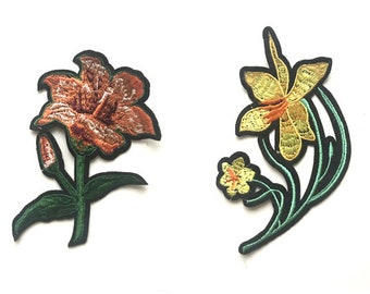 Fleur rouge et jaune clair Applique brodée, cousue sur patch et fer sur patch