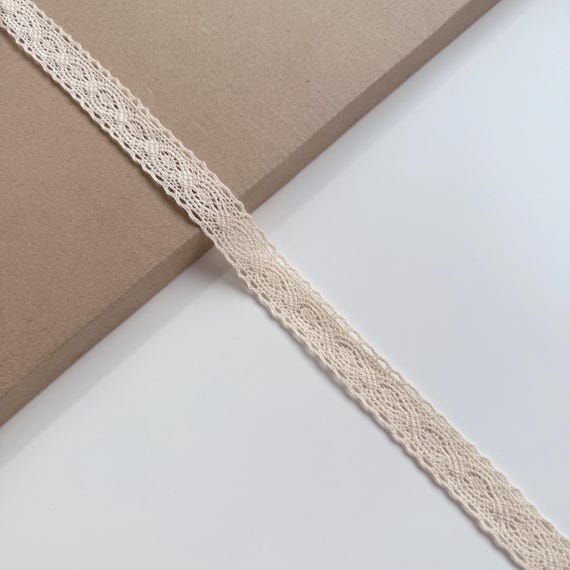 Natural Beige Cotton Edge Lace Trim, 7/8" Width, Concave Shape (LT2-2) - Sold by Yard