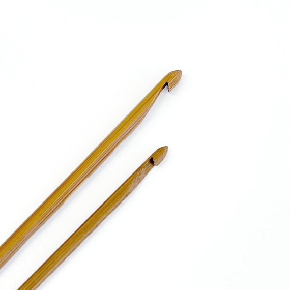 Premium Wood Crochet Hooks, 3.5mm(E/4) & 4.0mm(G/6), Smooth and Lightweight Crafting Tool, Sold per Piece