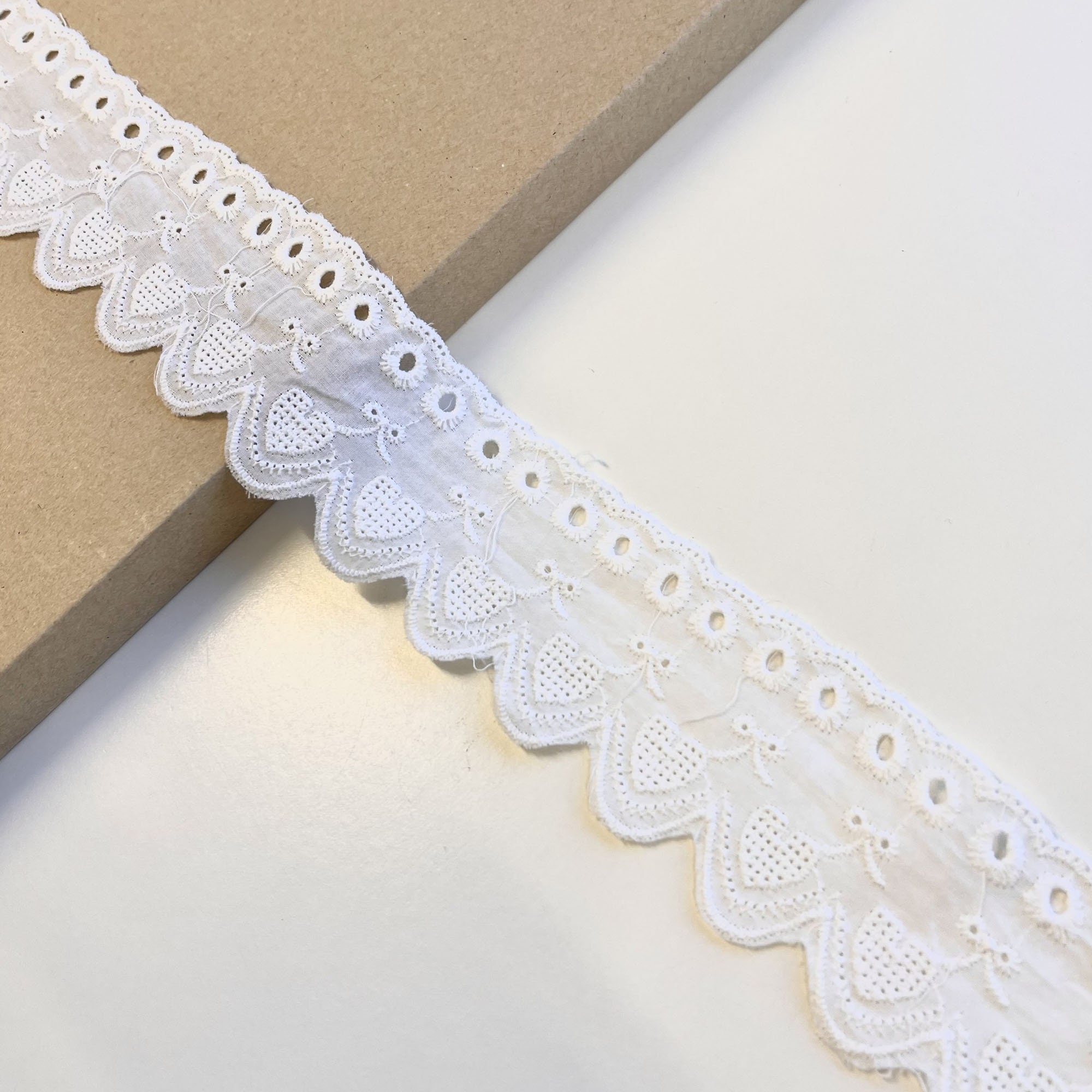 OFF White Cotton Eyelet Lace Heart shape trim (LT13)