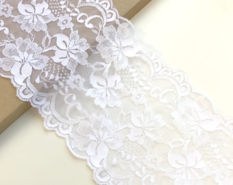 Guarnição de renda elástica de largura larga off white 6 1/2" (LT18)