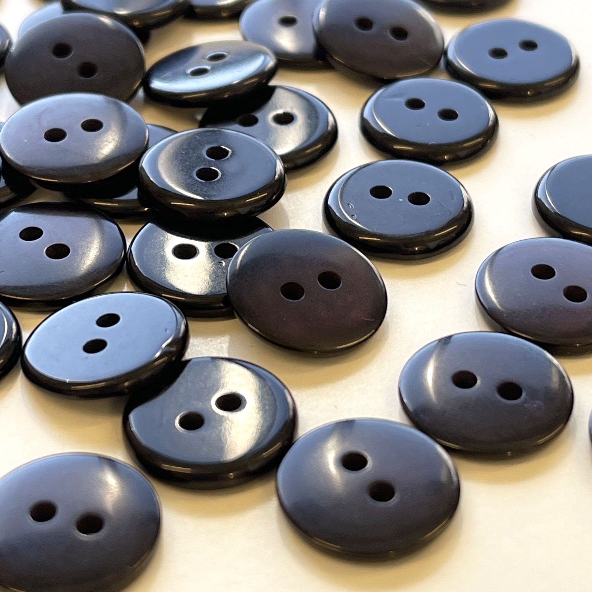 Black Shiny 1/2 Agoya Shell Button, Pack of 8, #1227 – The Button