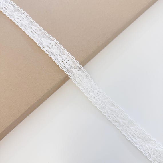 Off White 1" Width Diamond Scallop Lace Trim (LT45)
