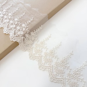 Natural Beige Scalloped 4 1/2&quot; Cotton Poly Mesh Lace Trim, Selling per Yard (LT18)