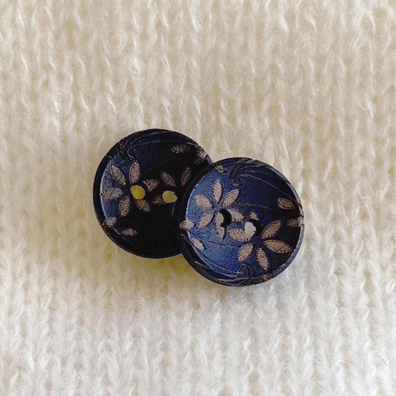 Dark Brown Floral Engraved 2 Hole Wood Button, 24 Ligne (15mm) (Button 3) - Selling per Piece