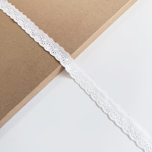 OFF White Cotton Eyelet Lace Trim 1&quot; Width (LT2) - Selling Per Yard