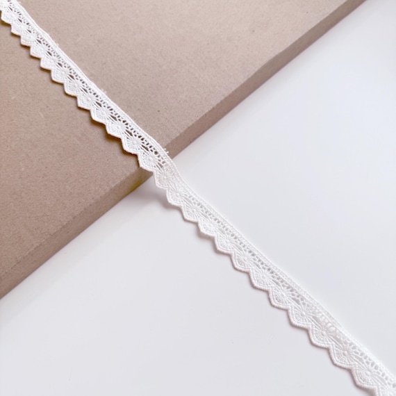 Off White Cotton Edge Lace Trim, 3/4" Width (LT2-2) - Sold by Yard