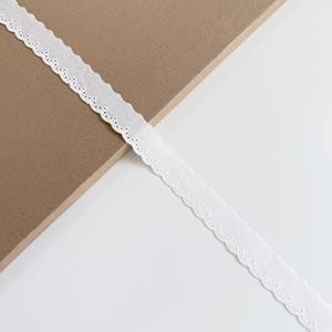 OFF White Cotton Eyelet Lace Trim 1&quot; Width (LT2) - Selling Per Yard