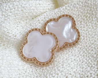 Pearl White Metal Floral Buttons, 10PCS/Pack, Withe/Gold Rim 0.87Inch; 35Ligne (Button3)