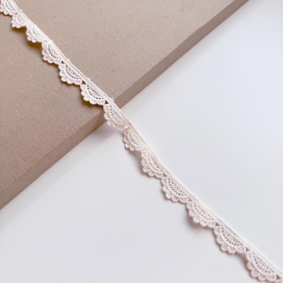 Natural Beige Cotton Edge Lace Trim, 3/4" Width, Intricate Design (LT2-2) - Sold by Yard