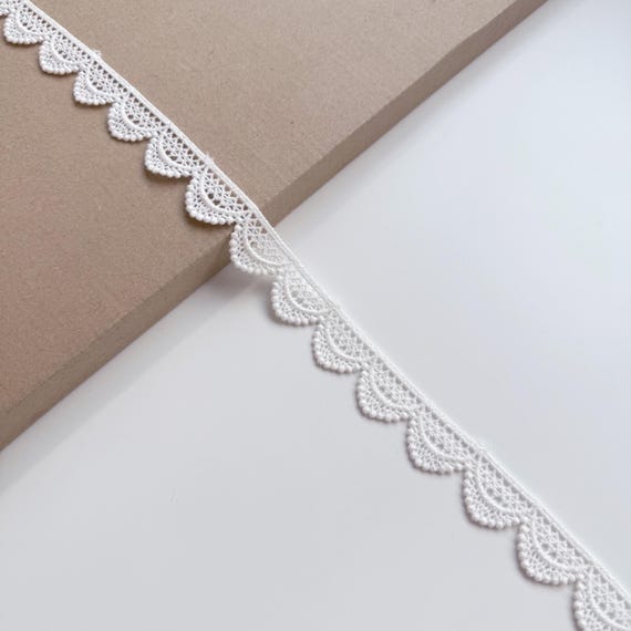 Off White Cotton Edge Lace Trim, 7/8" Width, Criss-cross Design (LT2-2) - Sold by Yard
