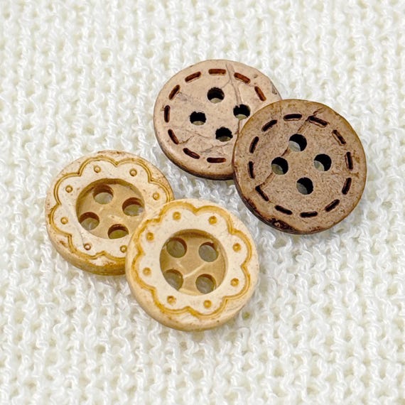 Polished Wood Button 4 Hole with Engraved Style Rim, Two Styles, 20Ligne(13mm, 1/2inch) (Button 1) - Selling per Piece