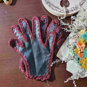 Black leather gloves woman