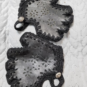Leather driving fingerless gloves woman