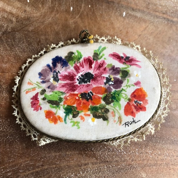 Hand painted on fabric 40s Oval Brooch