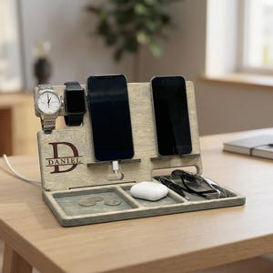 Docking station in legno personalizzata - Regalo di anniversario per lui
