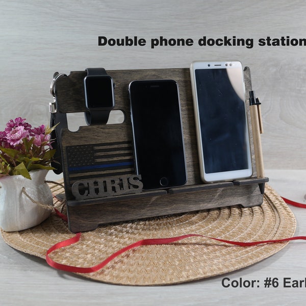 Personalisierte Polizei Geschenke - Doppelte Telefon Docking Station - Telefonständer - Dünne blaue Linie Holzflagge - Amerikanische Flagge